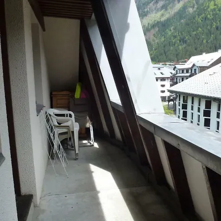 Only 200 Metres To The Free Ski Bus Stop Chamonix