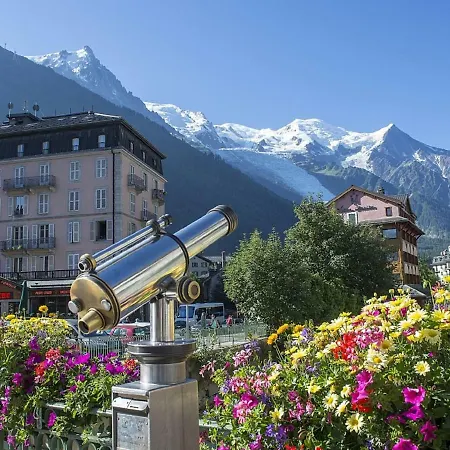 Only 200 Metres To The Free Ski Bus Stop Chamonix